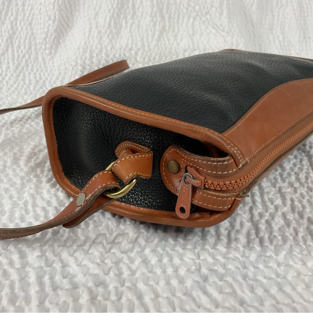 Vintage Dooney & Bourke Black & Tan  Crossbody Bag - Picture 8 of 12